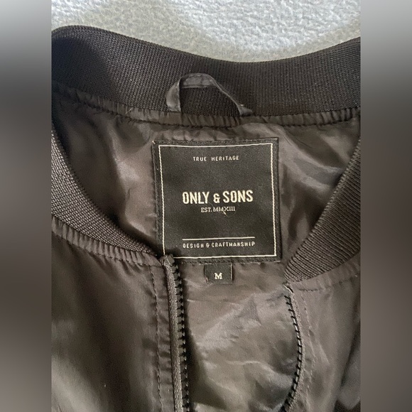 Jack & Jones bomber jacket - Picture 3 of 3